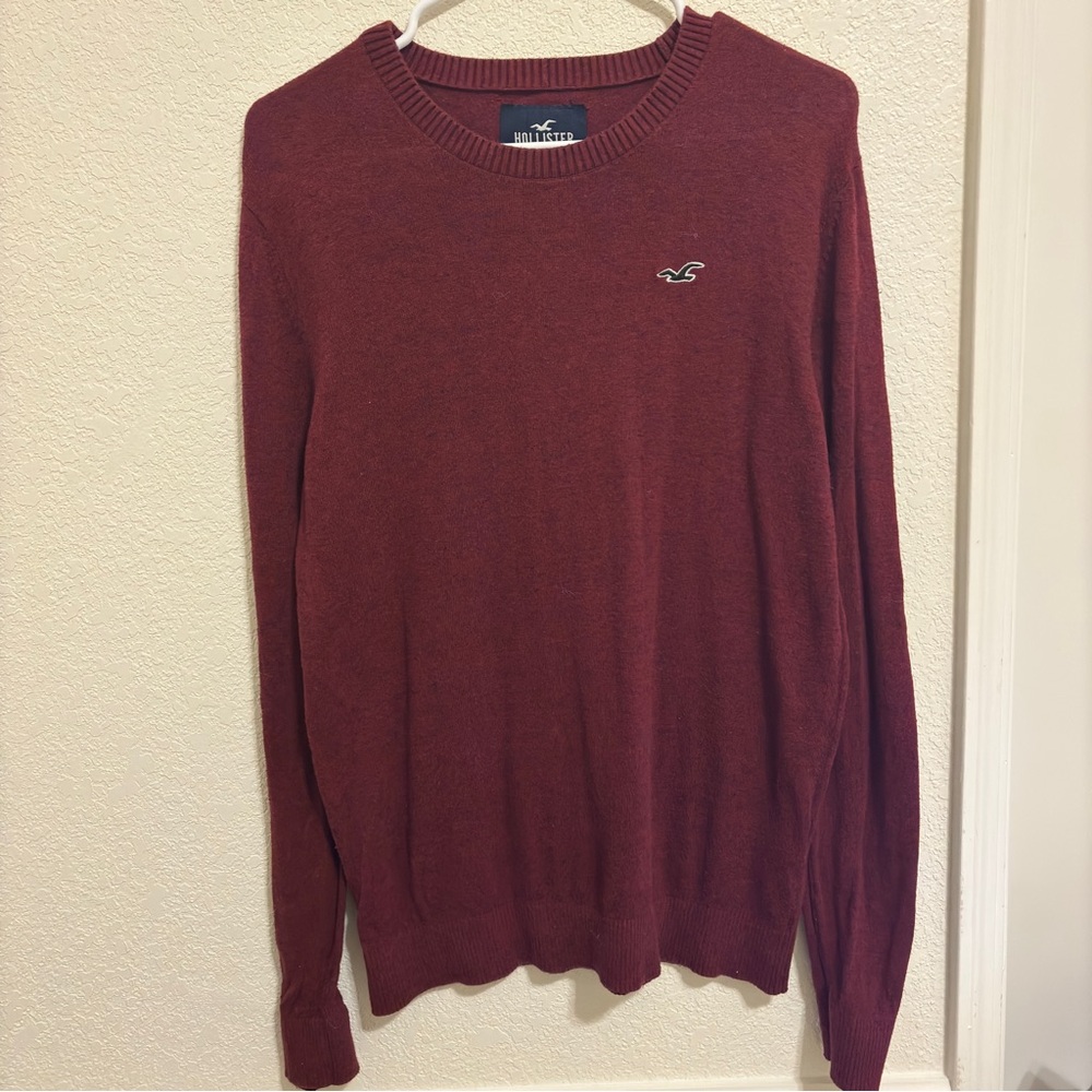 Hollister Men's Maroon Crewneck Sweater